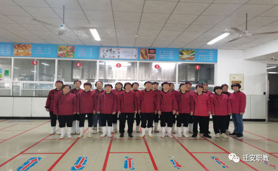 优秀员工展风采，服务水平有提升