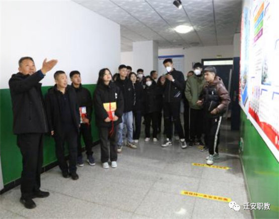 开学第一课：用“白杨文化”浸润新疆且末学子成长