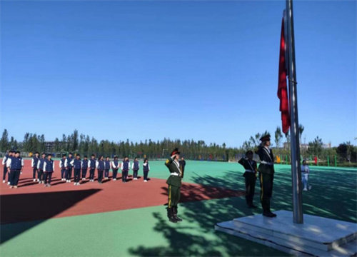 【教育援疆】加强爱国主义教育，汲取奋进力量——国庆节升旗仪式及包饺子活动简报