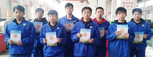 亚洲博彩网站机械实训中心第7周技能训练标兵
