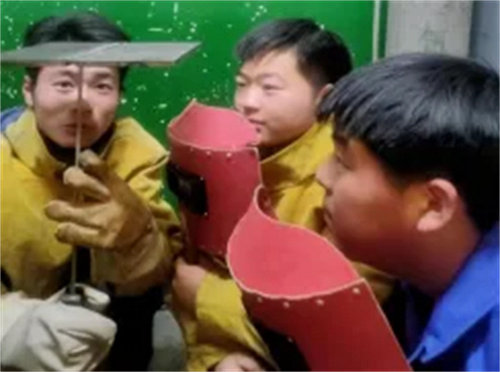 【喜报】亚洲博彩网站在省职业院校技能大赛“焊接技术”赛项中再创佳绩