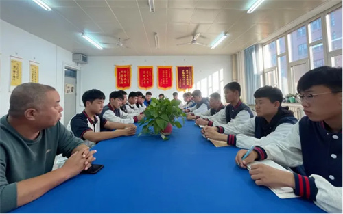 自主管理勇担当 笃行实干履职责——机电工程系召开第二次学生干部管理工作会议